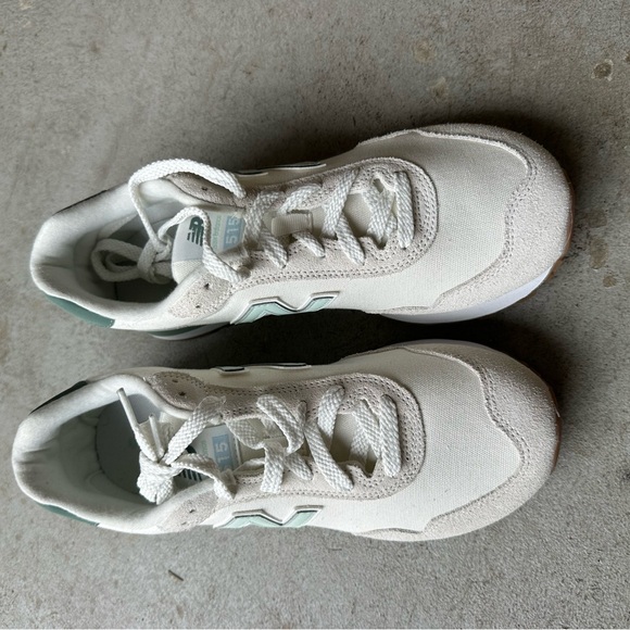 New Balance cream and Mint Sneakers - Picture 2 of 7